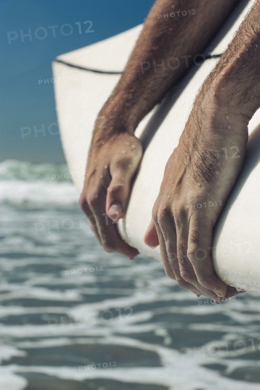 Close up of Caucasian man's hands