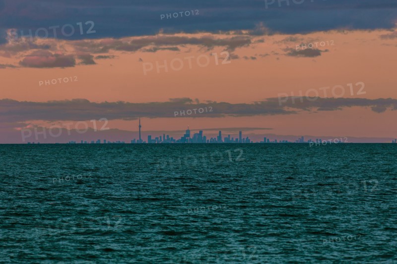 Niagara-on-the-Lake skyline and sunset sky