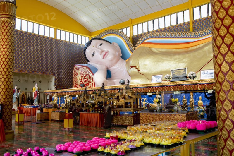 Large Buddha statue in Wat Chayamangkalaram temple