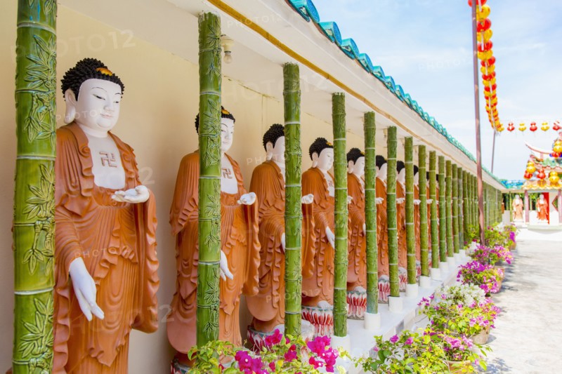 Statues at Kek Lok Si temple