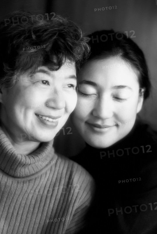 Japanese mother and daughter smiling