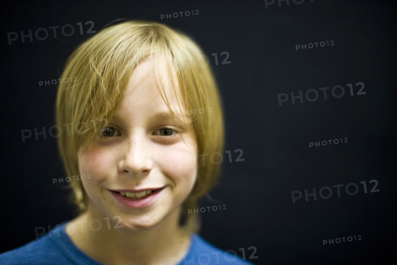 Close up of smiling boy