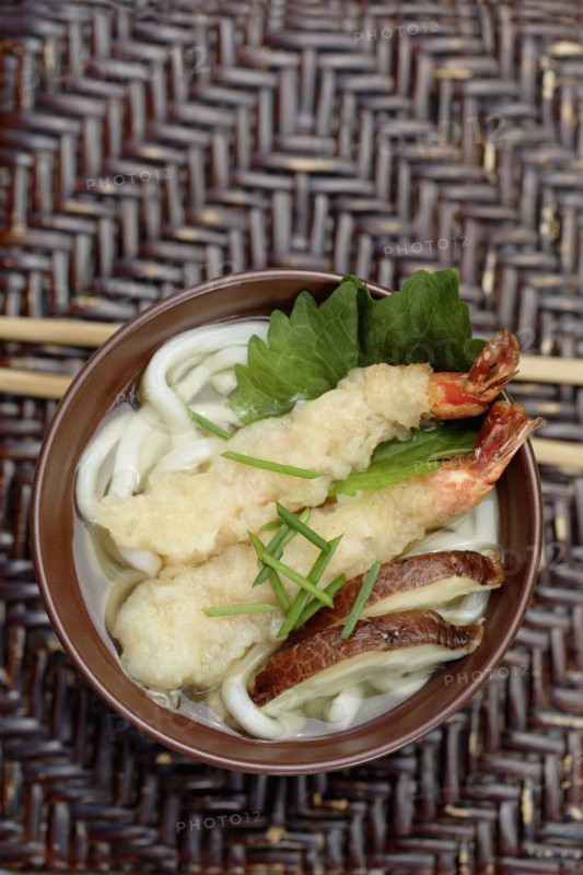 Tempura prawn and Shitake mushrooms in Udon soup