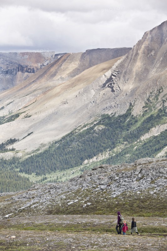 Family hiking on Parker Ridge