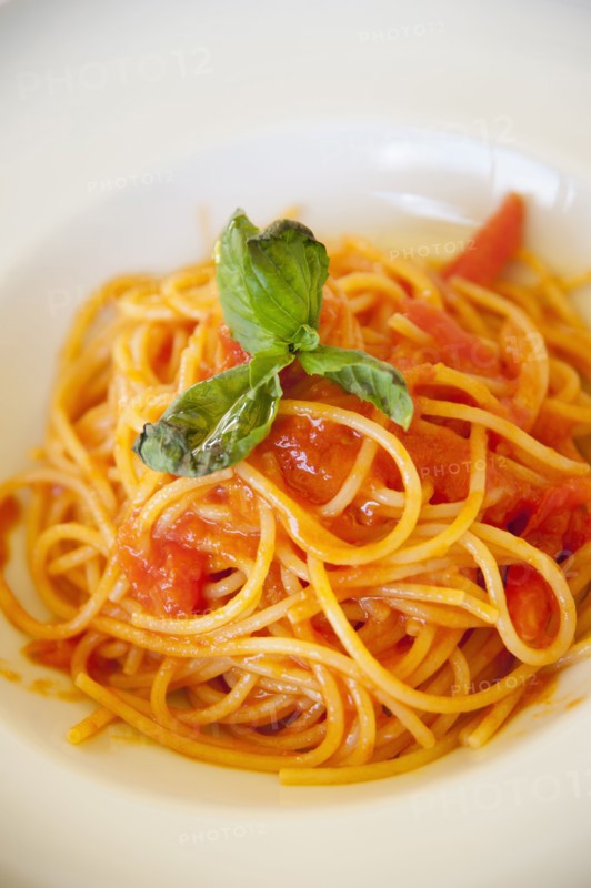 Tuscan spaghetti with basil