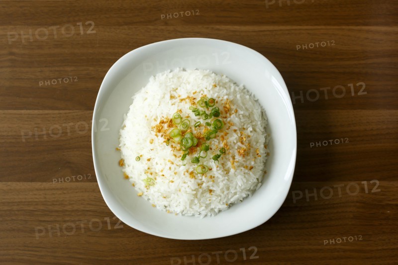 Rice and onions in bowl