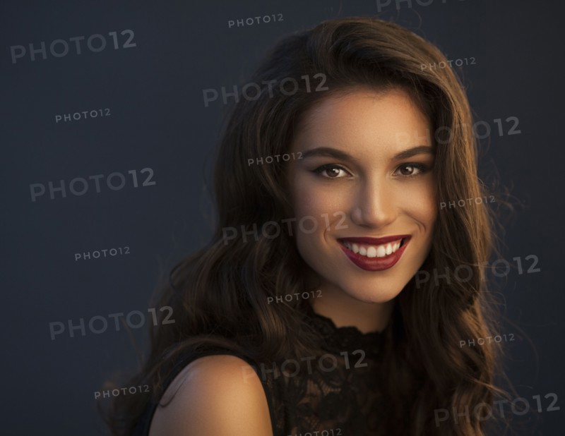 Close up of smiling glamorous woman
