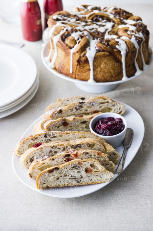 Sweet bread and cinnamon cake