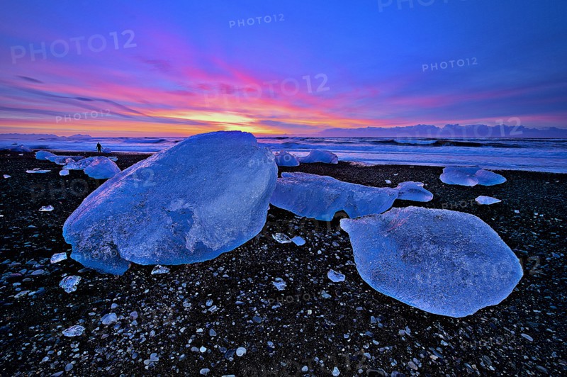Glaciers melting on arctic beach