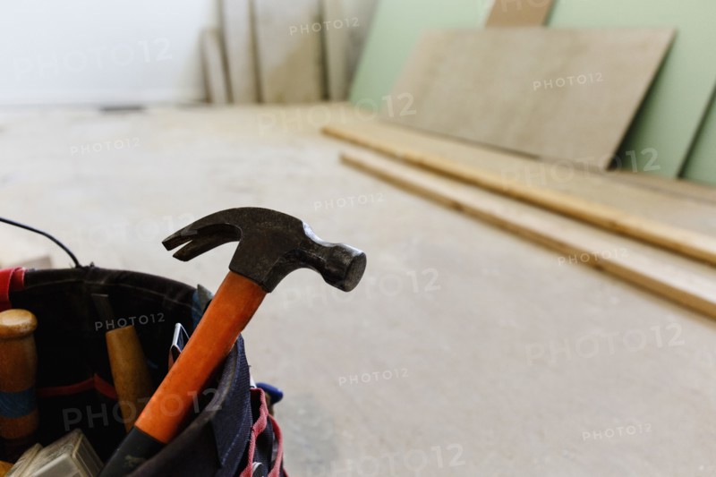 Hammer in bucket