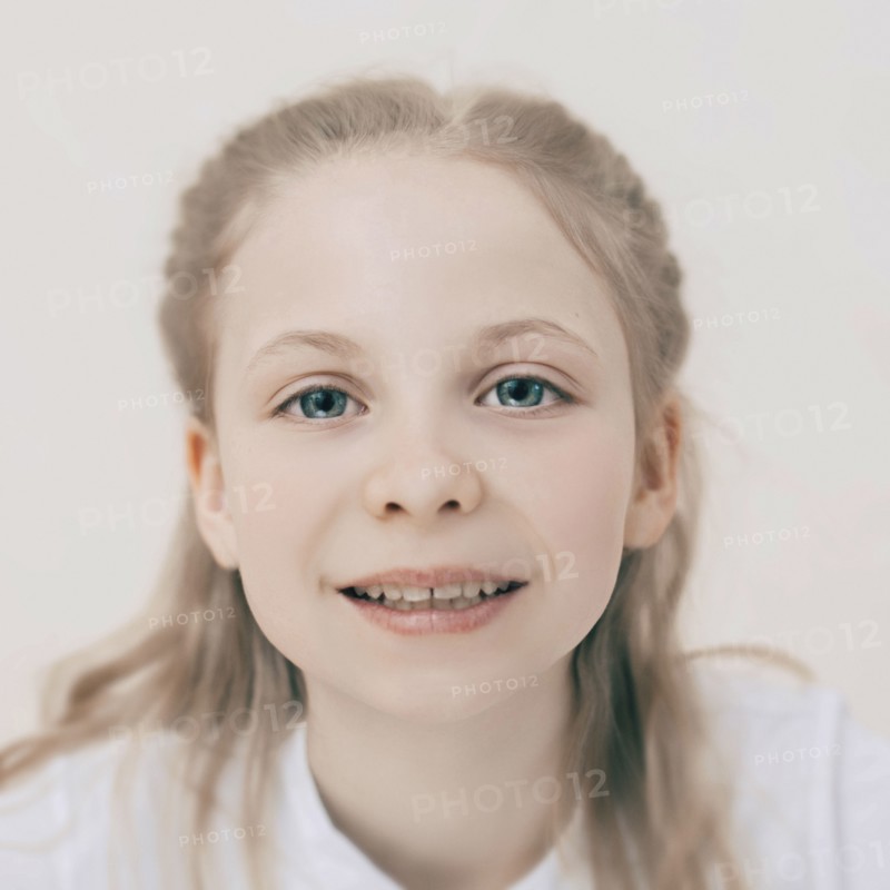 Close up of smiling Caucasian girl