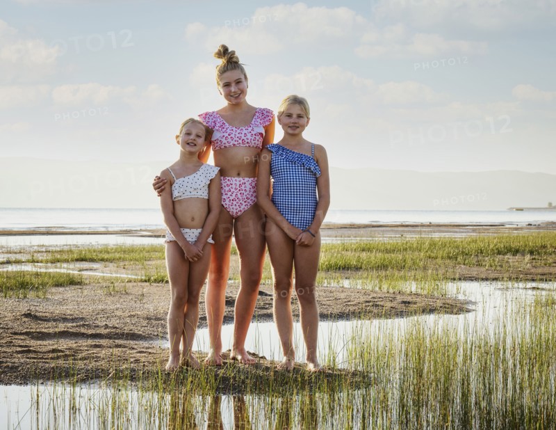 Portrait of smiling girls