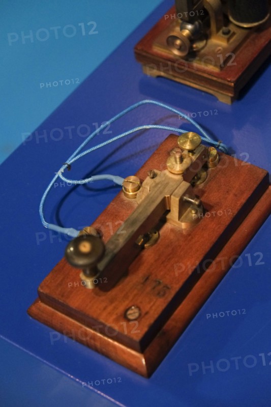 Early wireless communication morse code telegraph