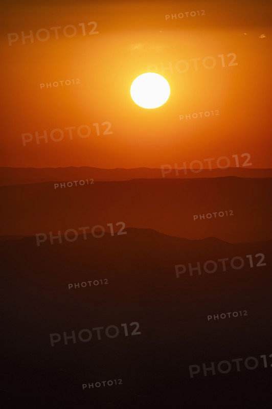 Usa, New Mexico, Santa Fe, Sunset above Sangre De Cristo Mountains, Santa Fe, New Mexico, USA