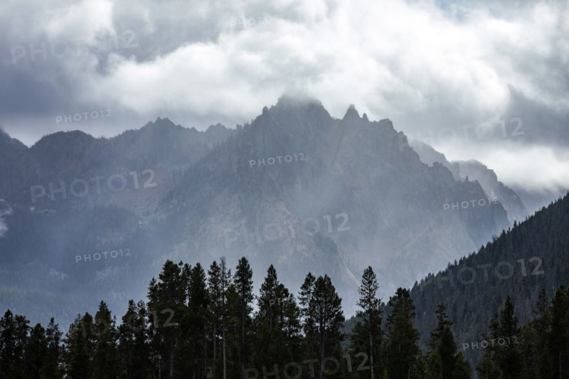 USA, Idaho, Stanley, Clouds over jagged peaks of Sawtooth Mountains, Stanley, Idaho, USA
