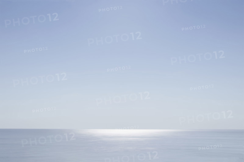 Pale blue sky and horizon over calm Atlantic Ocean
Spring Lake, New Jersey, USA