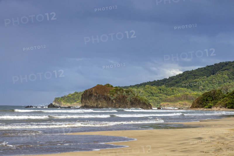 Costa Rica, Guanacaste, Playa Grande, Sea waves