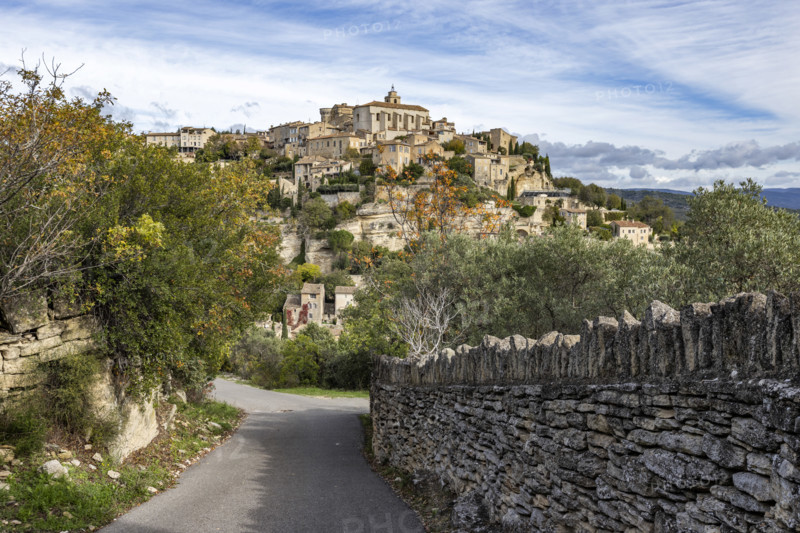 Narrow road leading to old town, Gordes, Vaucluse, France.