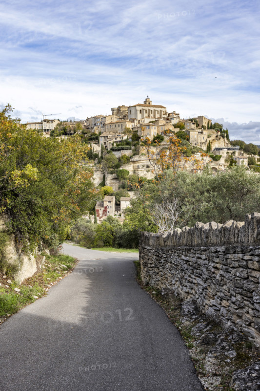 Narrow road leading to old town, Gordes, Vaucluse, France.