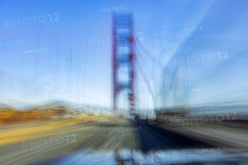 Golden Gate Bridge against clear sky