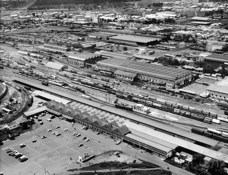 Nairobi railway station and workshops. An aerial photograph from the publicity department of the East African Railways and Harbours Administration (EAR&H) showing its workshops in Nairobi and, in the foreground, Nairobi railway station. Nairobi, Kenya, circa 1960. Nairobi, Nairobi Area, Kenya, Eastern Africa, Africa.