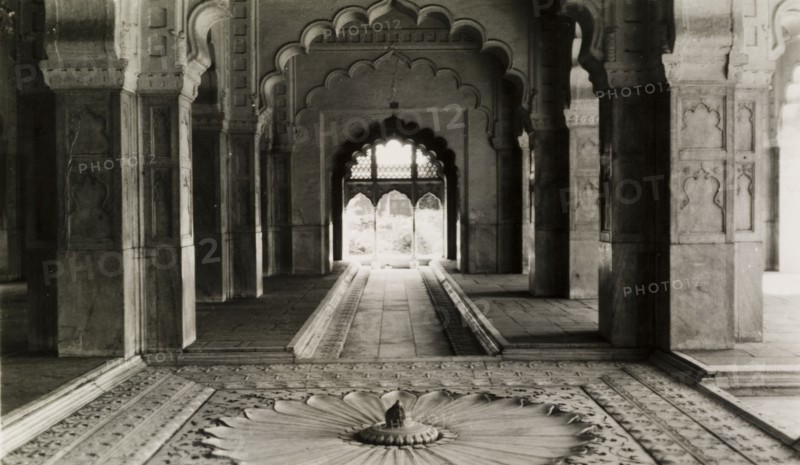 Rang Mahal, Delhi Fort. Interior view of the Rang Mahal (the women's quarters) at the Delhi Fort showing the palace's intricately decorated ceilings and the empty Nahr-i-Behisht, a channel of water that runs through the centre of each palace. New Delhi, India, circa 1954., Delhi, India, Southern Asia, Asia.