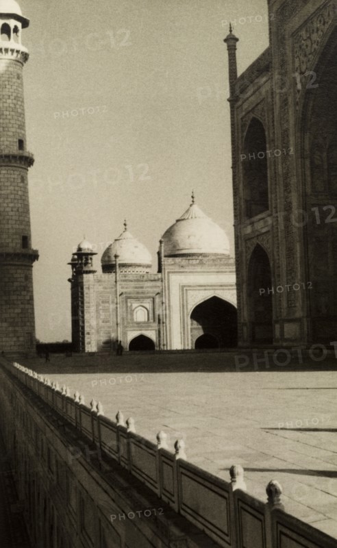 Looking out from the Taj Mosque. View from the side of the Taj Mahal, revealing part of the Taj Mosque, built from red sandstone. Agra, Uttar Pradesh, India, circa 1954. Agra, Uttar Pradesh, India, Southern Asia, Asia.