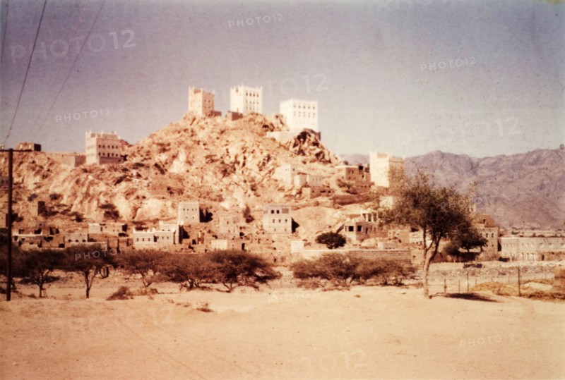 Lodar, Aden. View of the settlement of Lodar, situated on a rocky outcrop in Aden. Western Protectorate, Aden (Aden, Yemen), 1963. Aden, Adan, Yemen, Middle East, Asia.