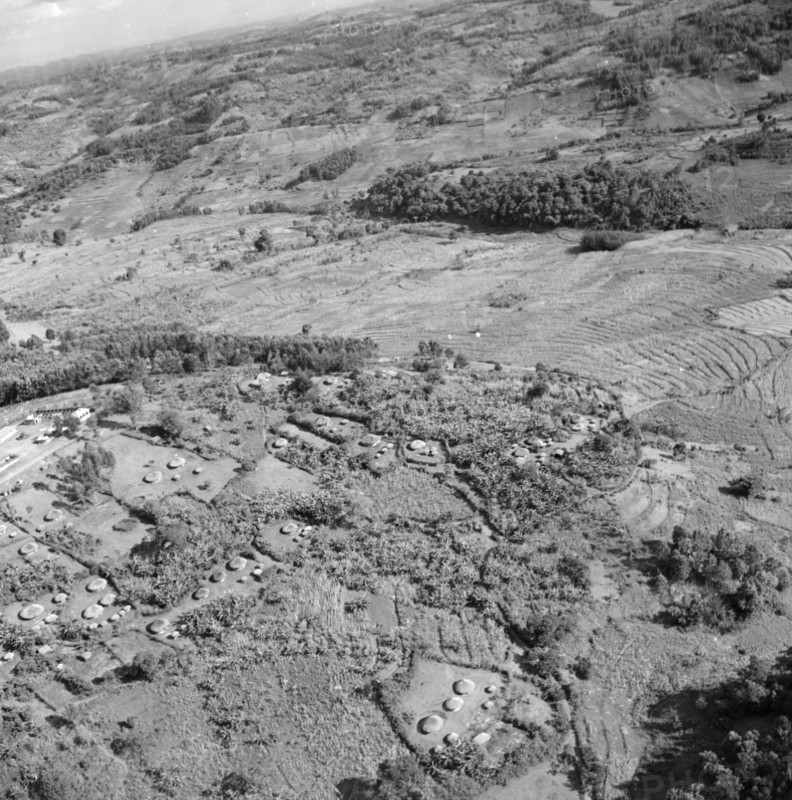 Kikuyu Reserve from the air. Aerial view taken from a Kenya Police Reserve (KPR) aircraft showing cultivated agricultural land and villages in the Kikuyu Reserve. Rift Valley, Kenya, 30 October 1952., Rift Valley, Kenya, Eastern Africa, Africa.