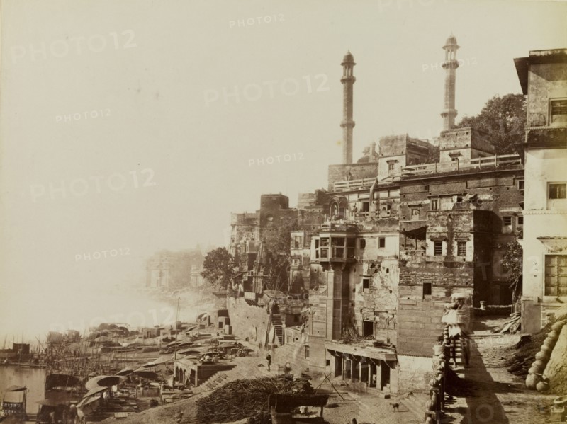 Panchganga Ghat, circa 1870. The minarets of Aurangzeb's mosque overlook Panchganga Ghat on the River Ganges. Benares, North Western Provinces (Varanasi, Uttar Pradesh), India, circa 1870. Varanasi, Uttar Pradesh, India, Southern Asia, Asia.