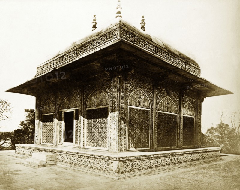 Itmad-Ud-Daulah's tomb. Part of Itmad-Ud-Daulah's tomb, a 17th century Mughal mausoleum built from white marble and often regarded as the 'draft' for the famous Taj Mahal monument. Agra, North Western Provinces (Uttar Pradesh), India, circa 1885. Agra, Uttar Pradesh, India, Southern Asia, Asia.