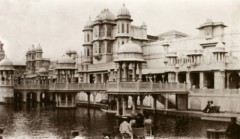 Franco-British Exhibition. The 'Court of Honour' at the Franco-British Exhibition, an elaborate pavilion designed around an artificial lake. London, England, July 1908. London, London, City of, England (United Kingdom), Western Europe, Europe .