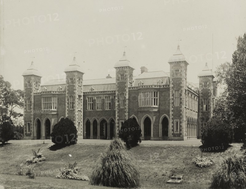 Government House, Perth. View of Perth's Government House, located in the city's business district between St. Georges Terrace and the Swan River. Perth, Australia, circa 1901. Perth, West Australia, Australia, Australia, Oceania.