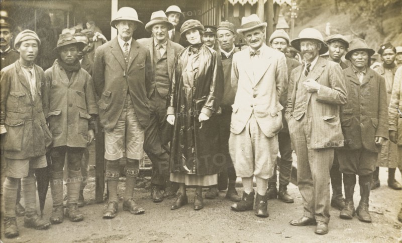 Members of the 1922 Everest expedition team. Group portrait of members of the 1922 Everest expedition team. The British members are identified as (left to right): Colonel Edward Strutt, Captain George Finch, Lady Lytton, Major Henry Morshead and Dr. Thomas Longstaff. They stand surrounded by their team of expatriate Sherpas, who were especially selected to accompany the expedition. Darjeeling, India, 1922. Darjeeling, West Bengal, India, Southern Asia, Asia.