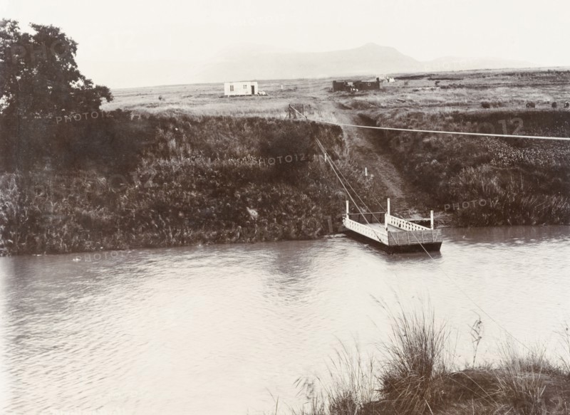 Spion Kop, South Africa. View across the Tugela River to Spion Kop, a battlefield of the Second Boer War (1899-1902). During the conflict, which took place in January 1900, British troops were forced to retreat behind the Tugela River by the Boers. Natal (KwaZulu-Natal), South Africa, circa 1903., KwaZulu Natal, South Africa, Southern Africa, Africa.