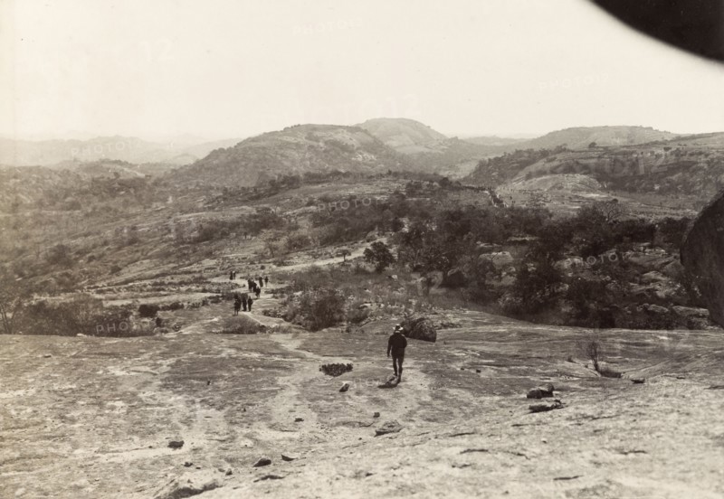 Cecil John Rhodes' funeral procession. The funeral procession for Cecil John Rhodes (1853-1902) winds its way through the Matopos Hills. Rhodes died in Cape Town on 26 March 1902. His body was taken by rail to Bulawayo, where he was buried on 10 April 1902 at World's View. Near Bulawayo, Rhodesia (Zimbabwe), 10 April 1902. Bulawayo, Zimbabwe, Southern Africa, Africa.