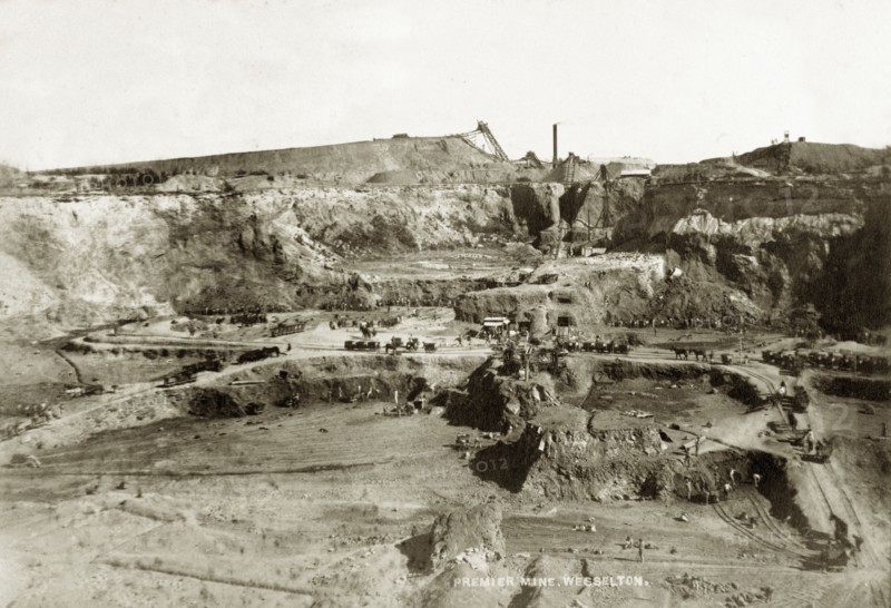 Wesselton mine at Kimberley. The mine workings at Wesselton pit, part of the De Beers diamond mine in Kimberley. Kimberley, South Africa, circa 1896. Kimberley, North Cape, South Africa, Southern Africa, Africa.