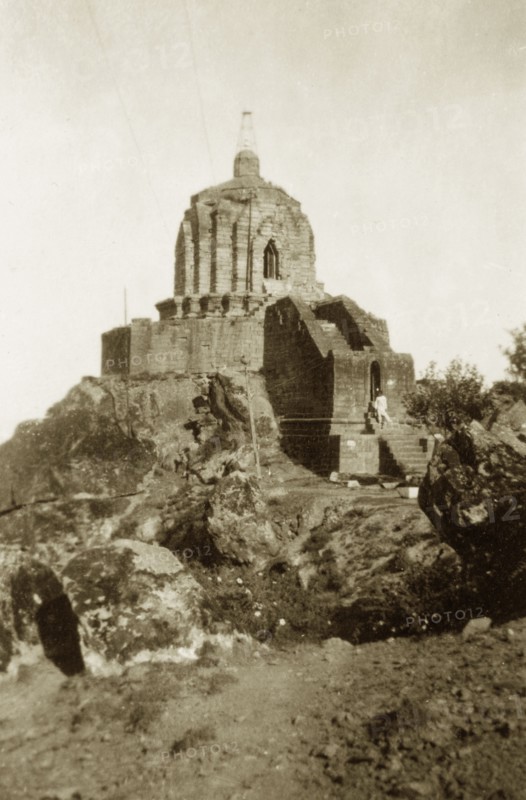 The Shankaracharya Temple. View of the Shankaracharya Temple, located in the hills southeast of Srinagar and commonly known as the Takht-i-Sulaiman (Throne of Solomon). Srinagar, Jammu and Kashmir State, India, circa 1927. Srinagar, Jammu and Kashmir, India, Southern Asia, Asia.
