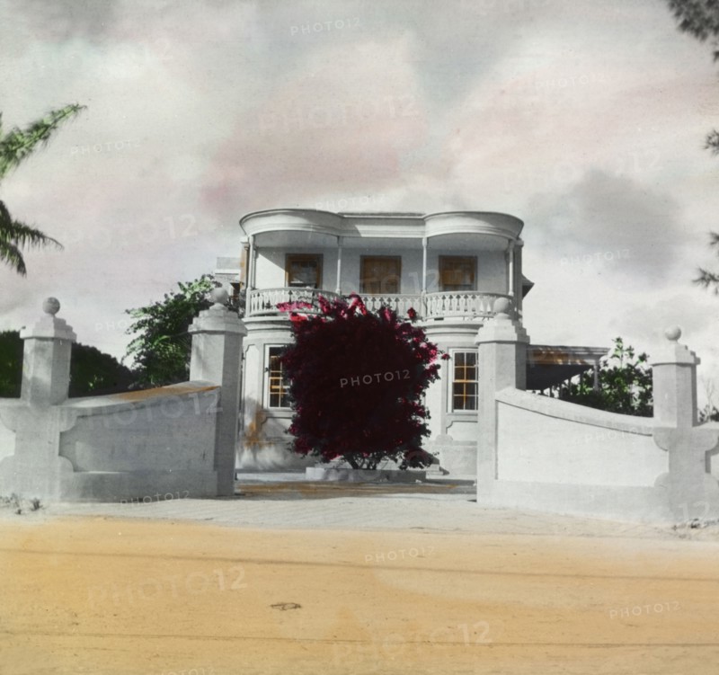 A colonial villa in Barbados. A large colonial villa, located in the suburbs of Hastings. Hastings, Barbados, circa 1910. Hastings, Christ Church, Barbados, Caribbean, North America .
