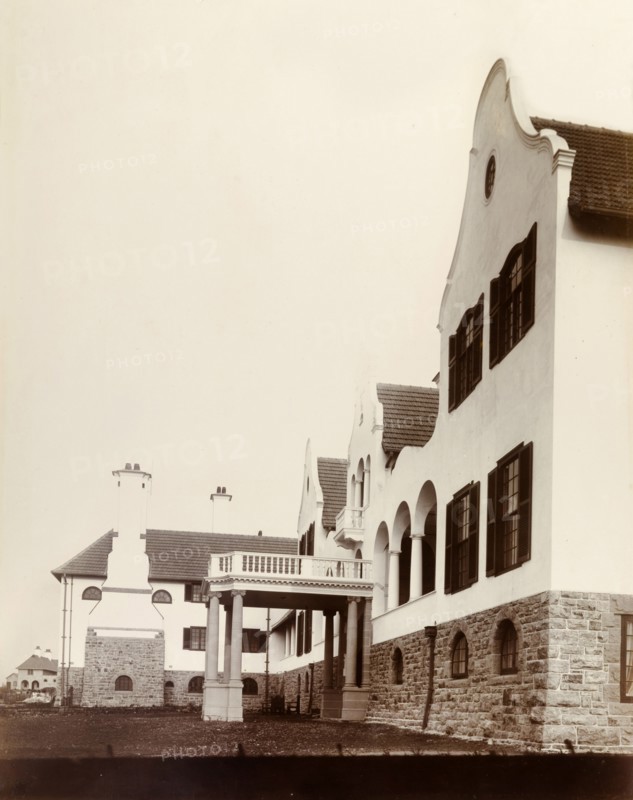 Government House in Pretoria. The front entrance to Pretoria's Government House, designed by architect Herbert Baker and built between 1902 and 1906. Pretoria, South Africa, November 1905. Pretoria, Gauteng, South Africa, Southern Africa, Africa.