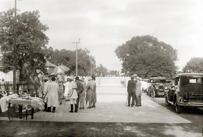 Viceregal party at Jaora. Lord Irwin's viceregal entourage arrive for a tour of the kennels and stables owned by Muhammad Iftikhar Ali Khan, Nawab of Jaora. Jaora State, Malwa Agency (Madhya Pradesh), India, 3 August 1928., Madhya Pradesh, India, Southern Asia, Asia.