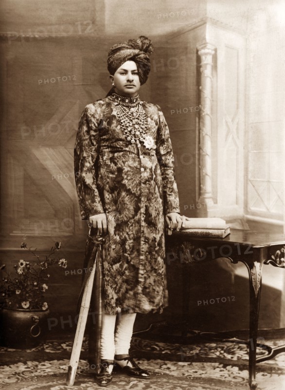 Nawab of Jaora. Studio portrait of Muhammad Iftikhar Ali Khan, Nawab of Jaora, who ruled Jaora State from 1895 to 1947. Jaora State, Malwa Agency (Madhya Pradesh), India, 1928., Madhya Pradesh, India, Southern Asia, Asia.