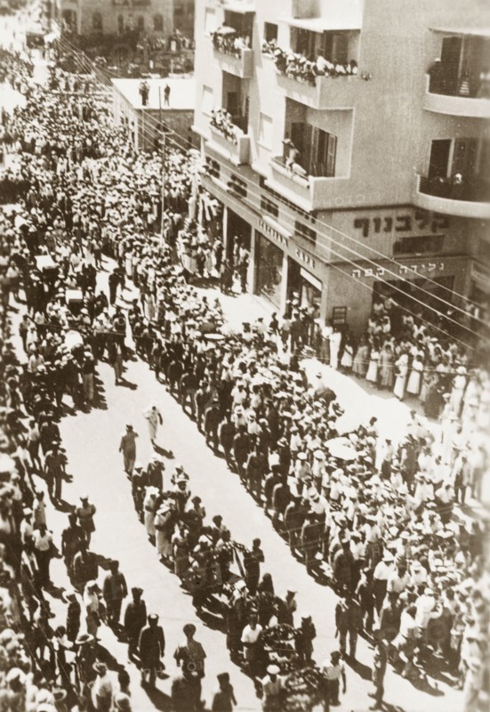 Funeral procession in Tel Aviv. A military escort accompanies a funeral procession during the Great Uprising (1936-139). Tel Aviv, British Mandate of Palestine (Israel), circa 1938., Tel Aviv, Israel, Middle East, Asia.