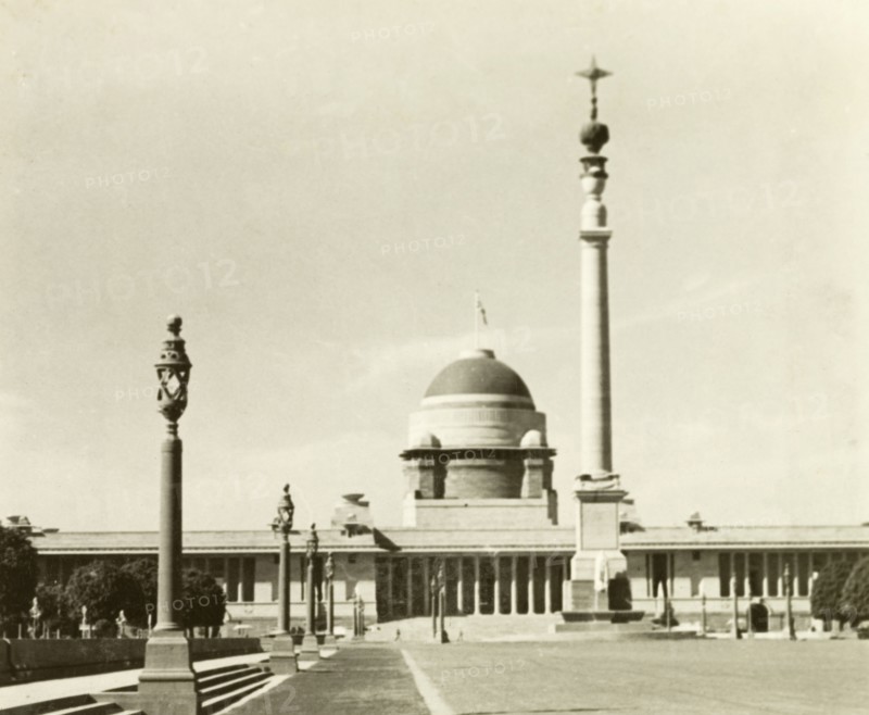 Rashtrapati Bhavan, Delhi. View of Rashtrapati Bhavan, the official residence of the President of India. Designed by British architect Sir Edwin Lutyens and built between 1914 to 1931, it was known as the 'Viceroy's House' and served as the residence of the Governor General of India until 1950. Delhi, India, 1941. Delhi, Delhi, India, Southern Asia, Asia.