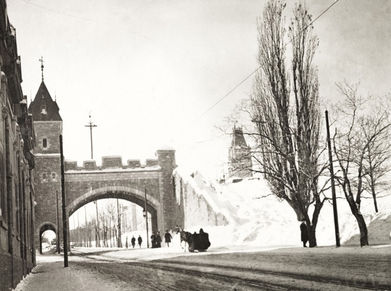 Old Quebec City walls. View of St Louis Gate on the fortified town walls of Old Quebec City. Quebec, Canada, February 1902. Quebec, Quebec, Canada, North America, North America .