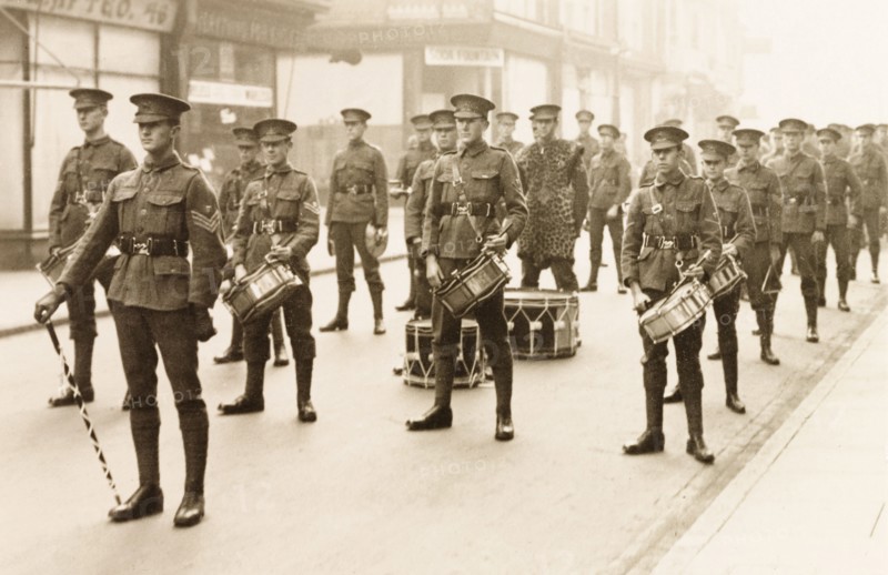 Officers Training Corps Band, Eastbourne. The Officers Training Corps Band from Eastbourne College parade through the streets of Eastbourne to the accompaniment of drums. Eastbourne, England, circa 1924. Eastbourne, Sussex, England (United Kingdom), Western Europe, Europe .