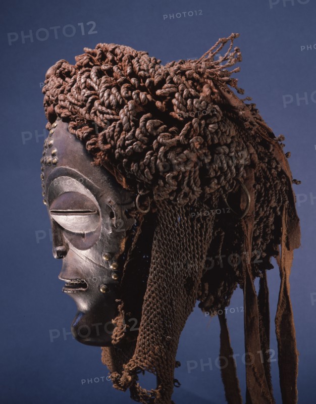 Dance mask of a type known as Mwana Pwo, regarded as an idealised depiction of a beautiful young girl