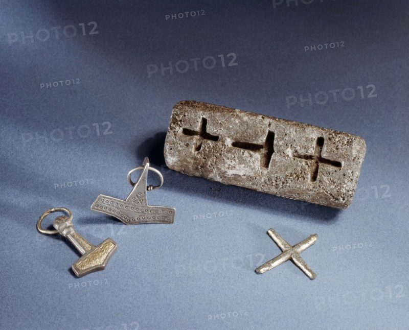 Smiths mould for casting both Christian crosses and Thors hammers