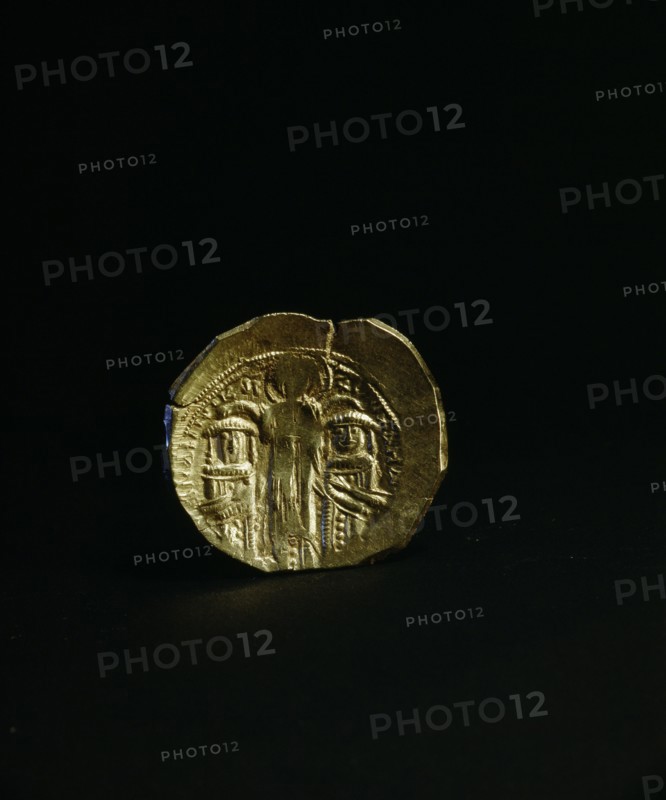 A gold hyperper