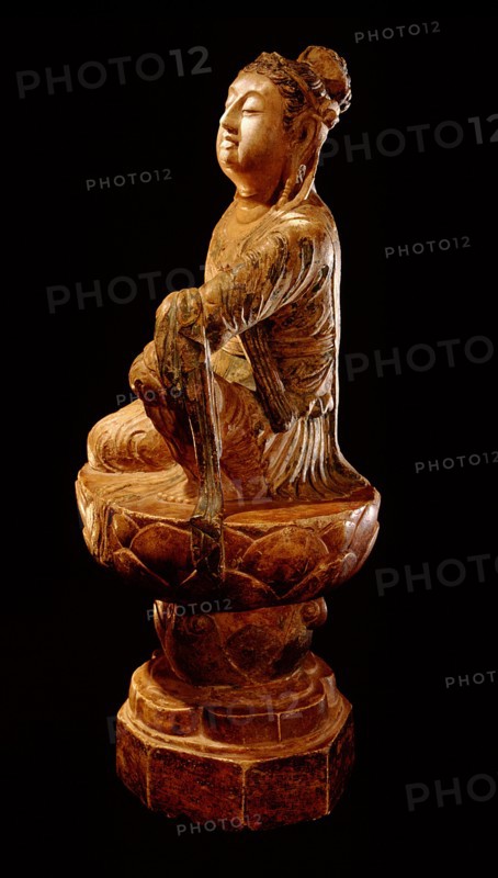 The mid to late Tang dynasty saw a growing prominence of Bodhisattva figures in Buddhist iconography